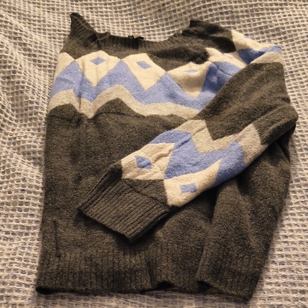 Como Vintage Charcoal and Sky Blue Patterned Crewneck Sweater